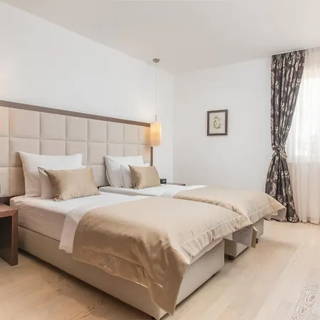 Hotel Marmont Heritage (adults Only)