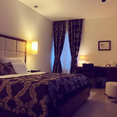 فندق Marmont Heritage (adults Only) 4*