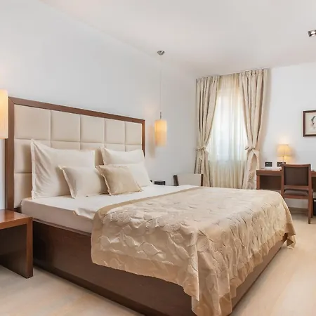 Marmont Heritage (adults Only) سبليت