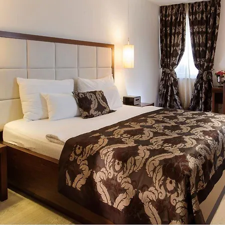 مارمونت - للكبار فقط 4*